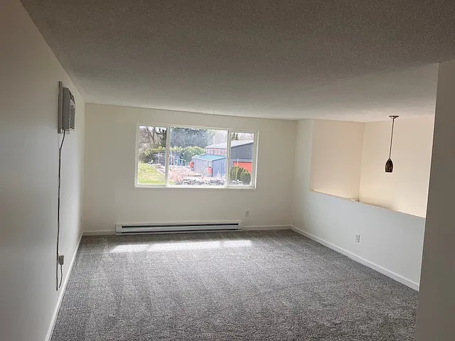 15115 E 4th Ave — Photo 2