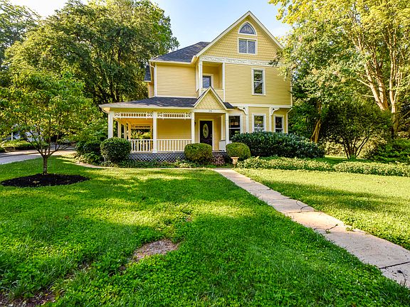 2nd image of 318 Indiana Ave