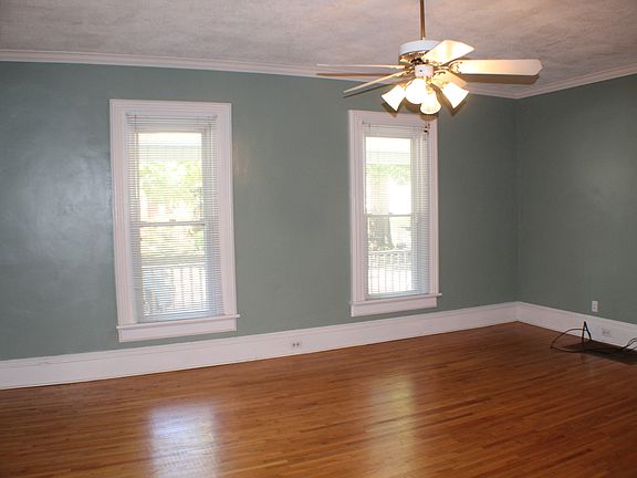 5th image of 209 N McIntyre St