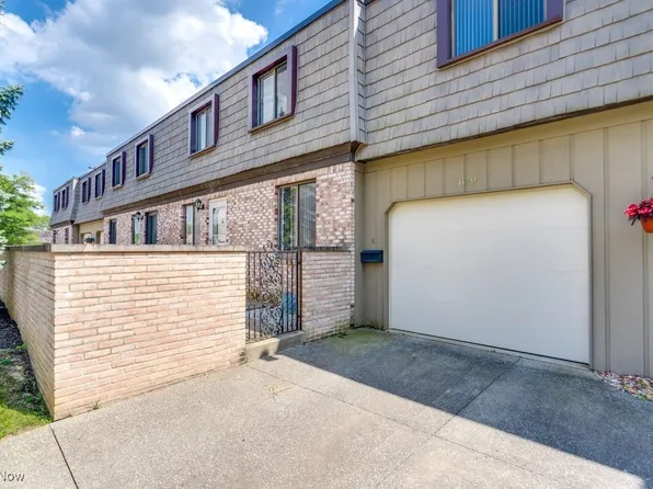 879 Tollis Pkwy, Broadview Heights, OH 44147