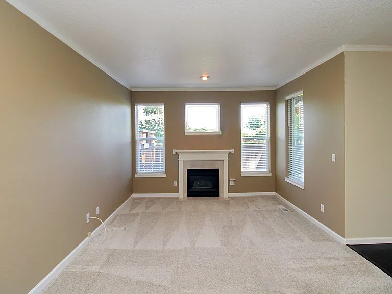 10722 NE 5th Ave — Photo 5