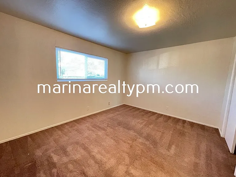 240 Holly St #1-14 — Photo 8