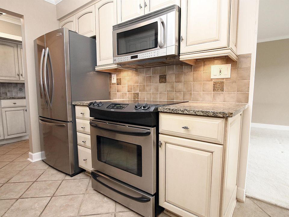 329 Riviera Dr, photo 6