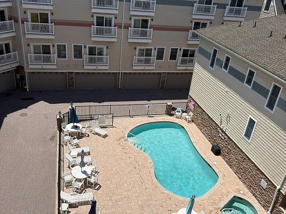 2nd image of 21 Blaine Ave Unit 8