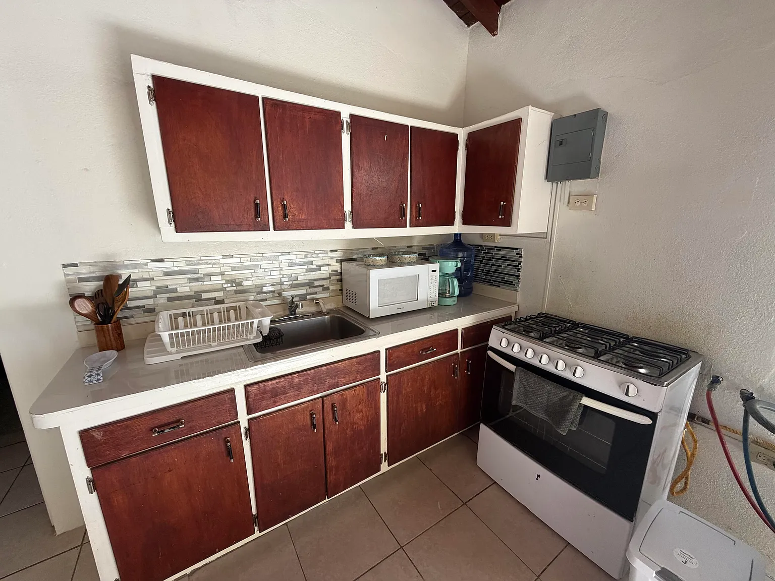 2 bed, $1,100 — Photo 3