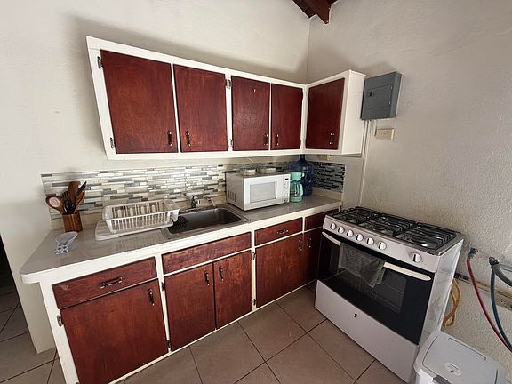 3rd image of 204 Peters Rest Est B