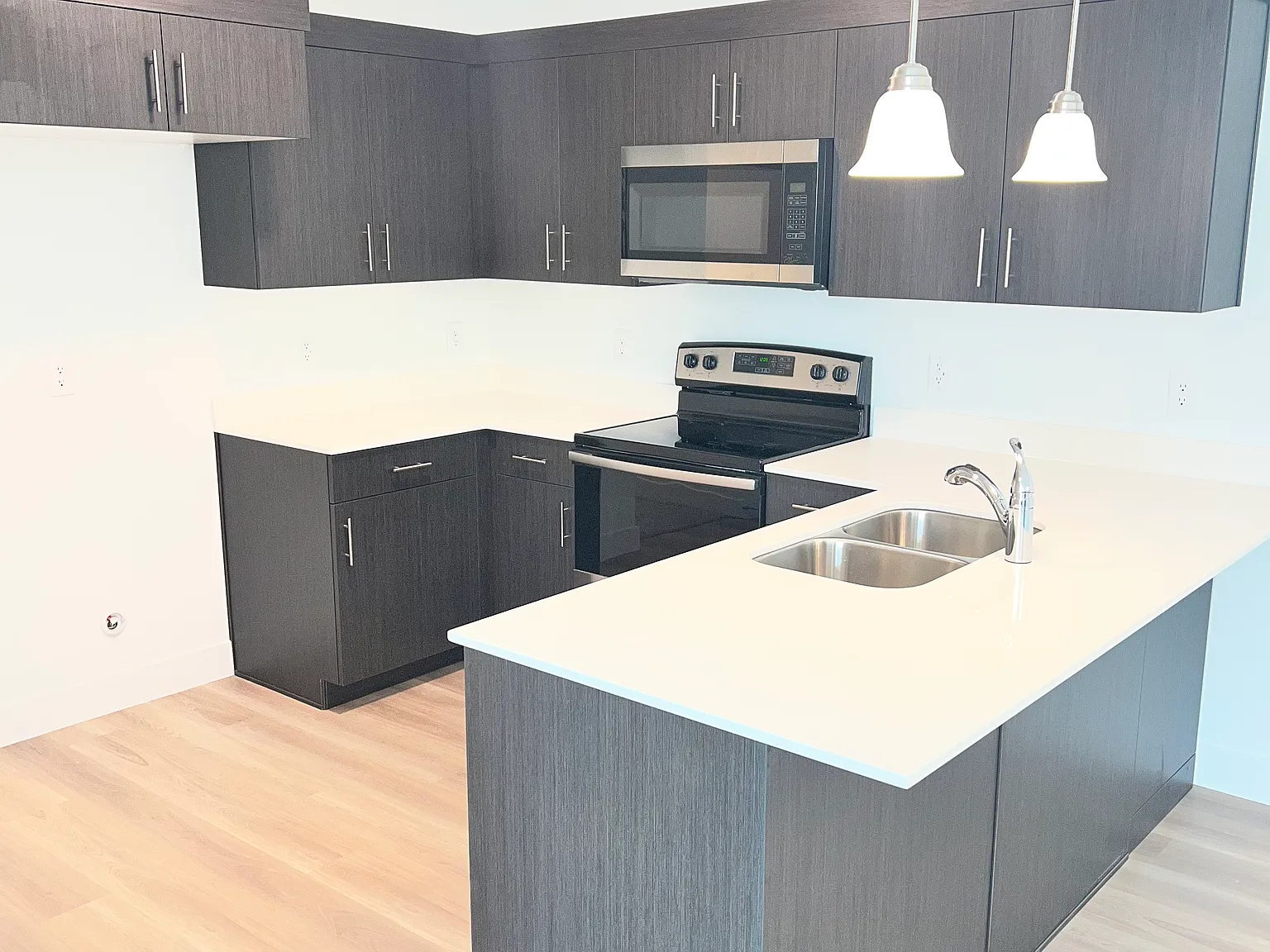 3 bed, 1272 sqft, $1,800 — Photo 4