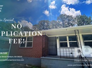 87 Pine St NE, Fairburn, GA 30213