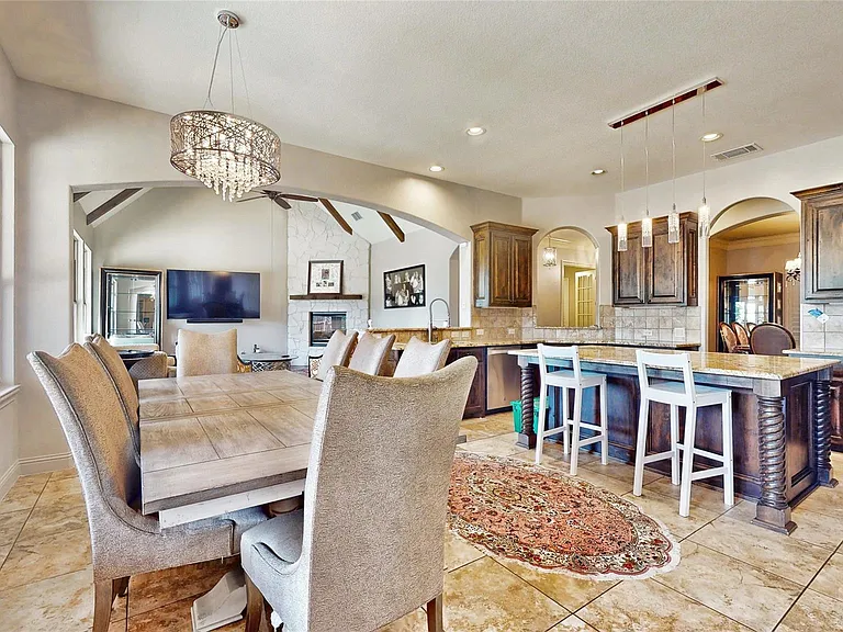 1641 Hidden Bluff Ct — Photo 14