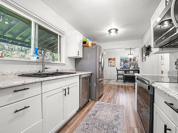 5th image of 2886 Durango Dr