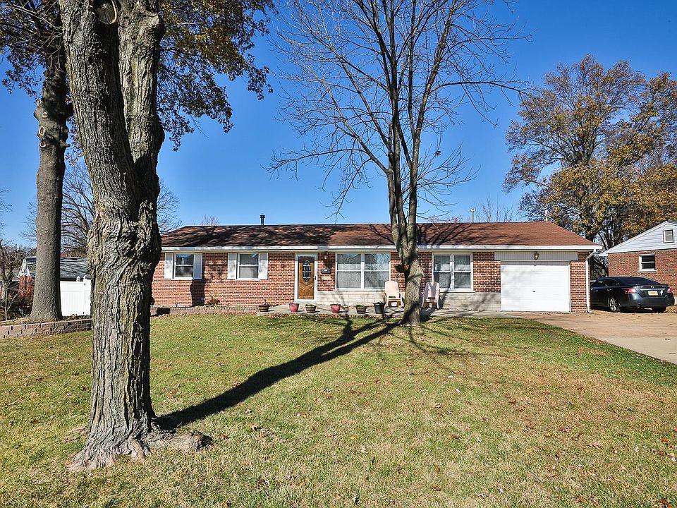 1st image of 9853 Glenmont Dr