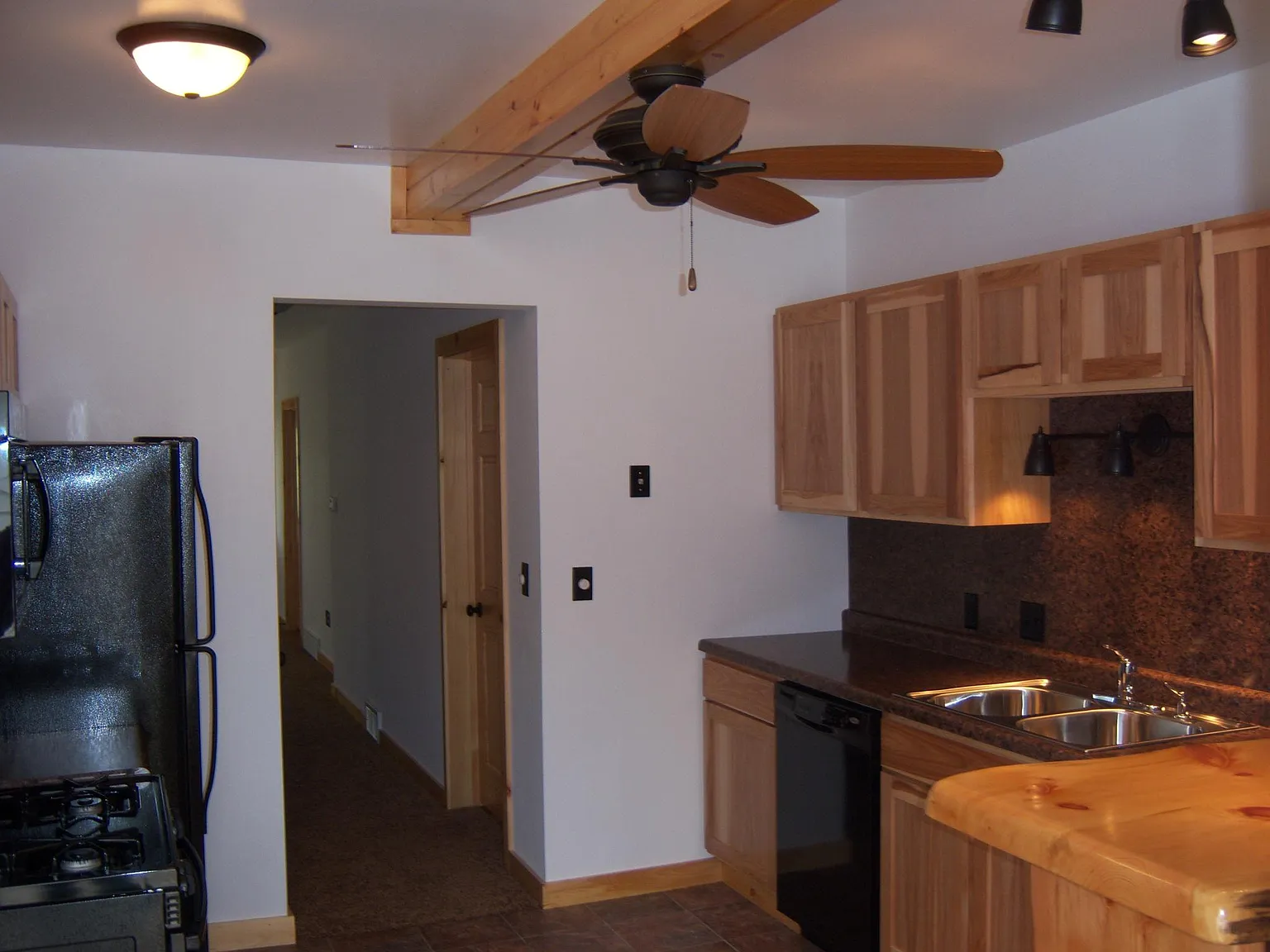 2 bed, 1000 sqft, $1,450 — Photo 4