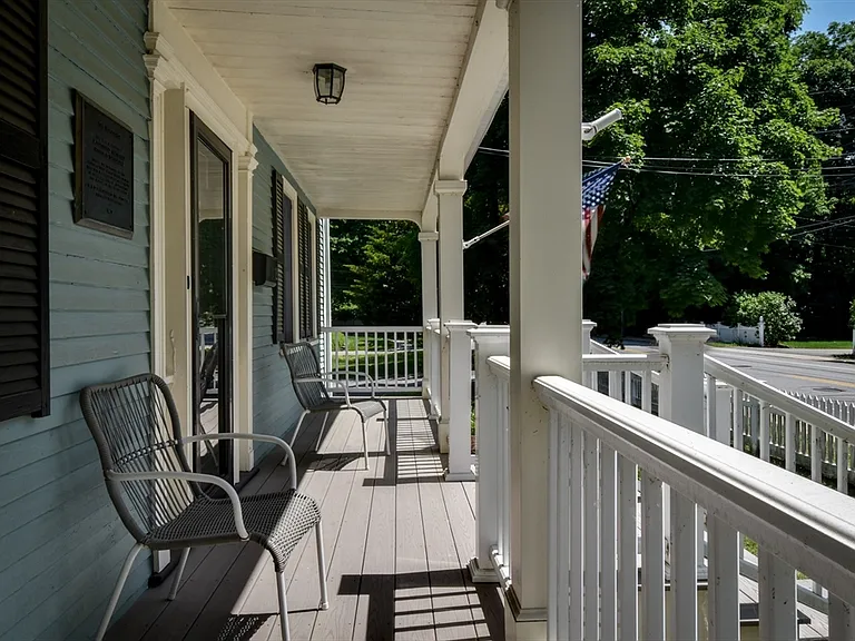 16 Pleasant St — Photo 27