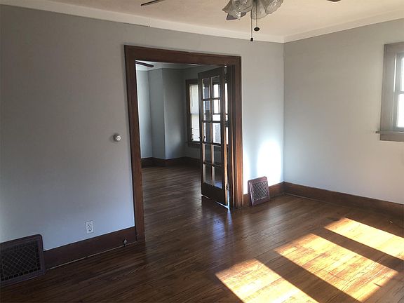 4th image of 1721 Marine St
