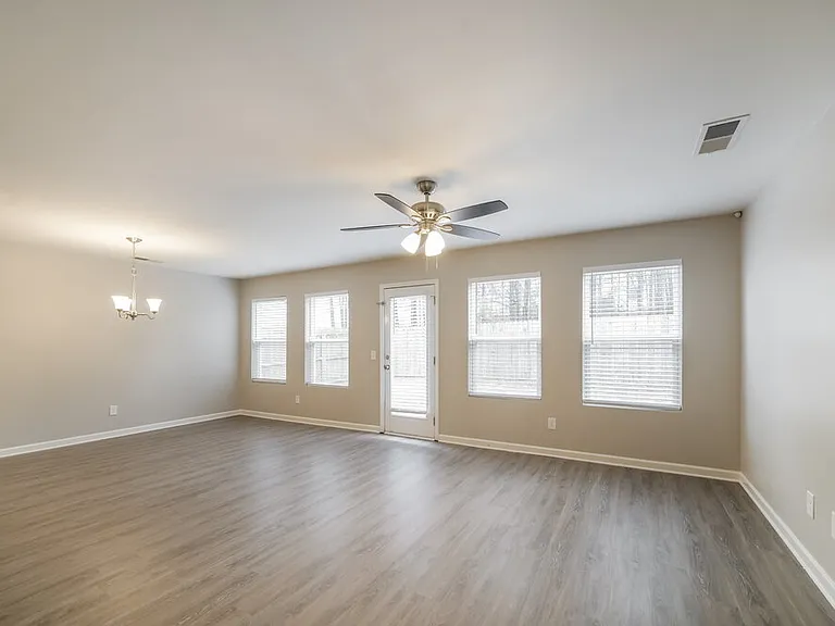42 Everett Cir — Photo 6