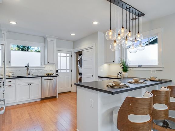 4th image of 643 W McKinley Ave