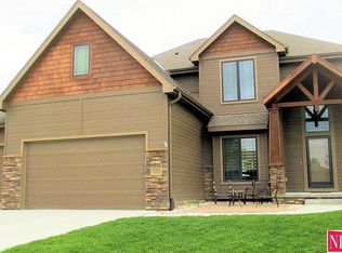 17810 Sawgrass Cir, Omaha, NE 68136