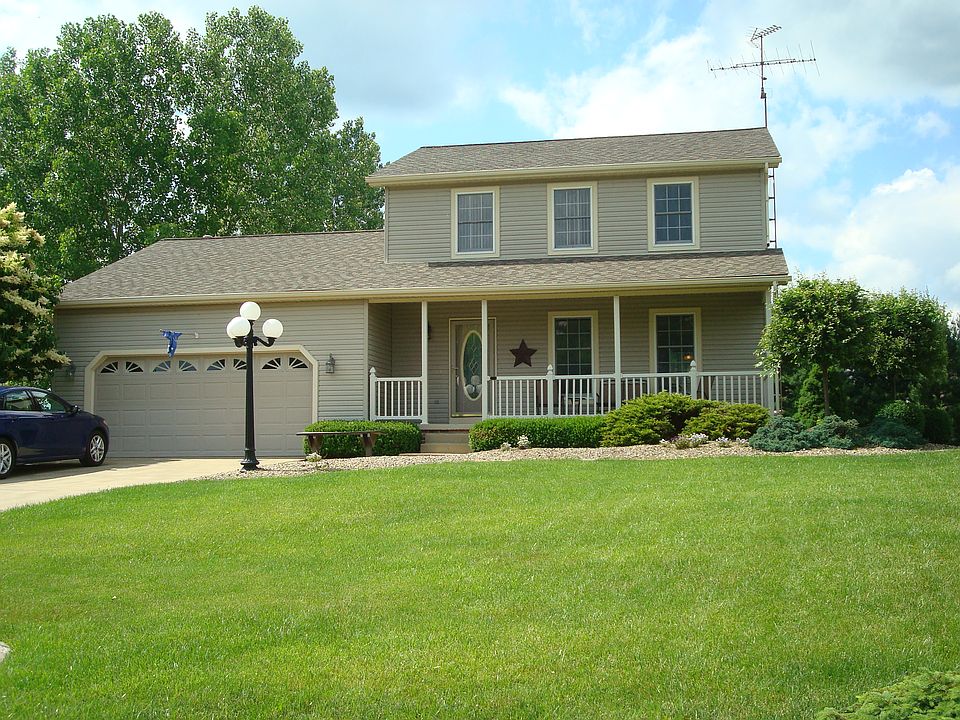 1st image of 210 Aspen Dr