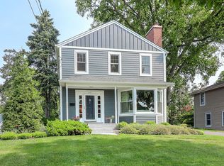 1319 E Harrison Ave, Wheaton, IL 60187