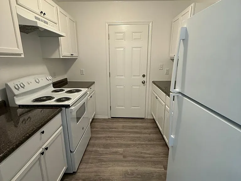 1043 Monet Dr — Photo 9