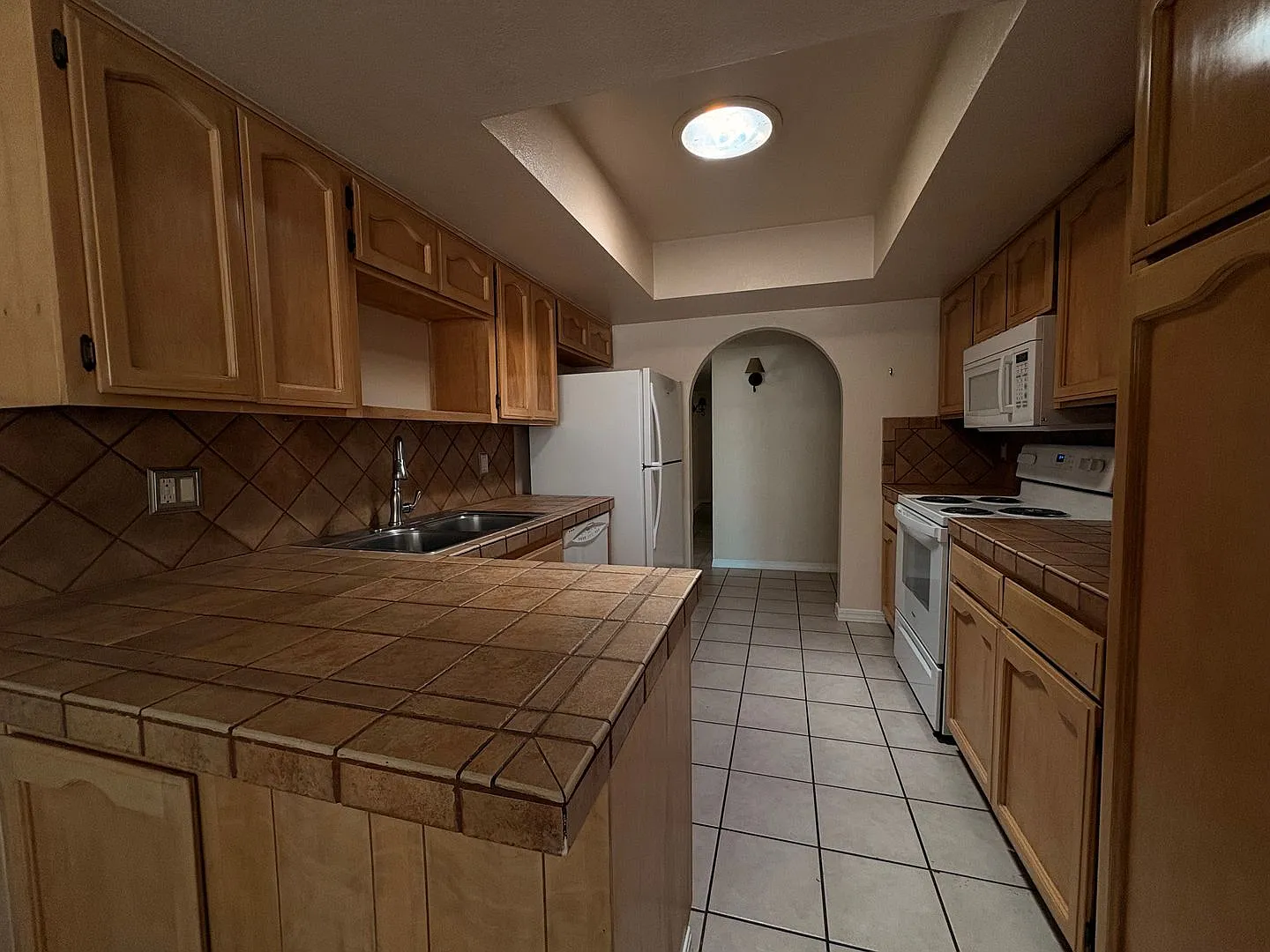 Newly Upgraded 3Bed 2Bath Home On Ina & Thornydale — Photo 2