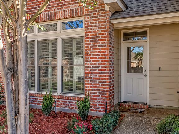 3rd image of 1012 Conti Cir