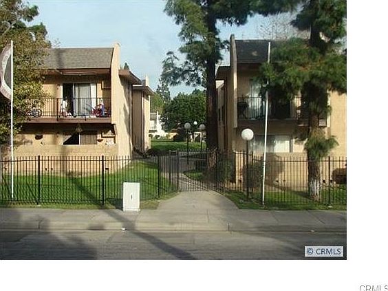2nd image of 801 S Lyon St APT A127