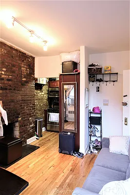 Rented by City Connections Realty | media 19