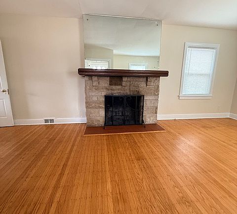 Living Room With Firepalce