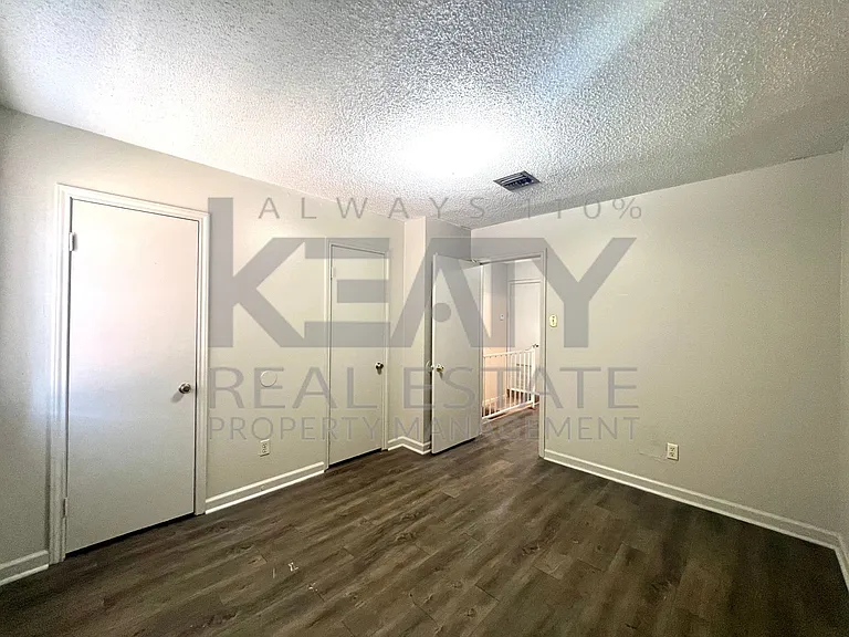 402 Loire Ave — Photo 7