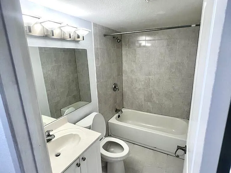 8104 Severn Dr #B — Photo 10
