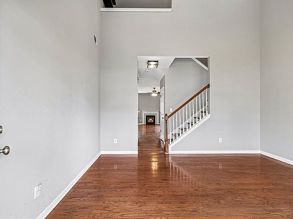 5th image of 423 Normandy Cir