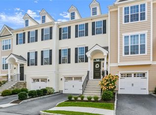 32 Moorland Dr, Danbury, CT 06810
