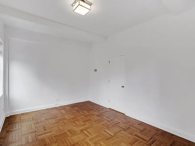 300 E 57th St #17G — Photo 5