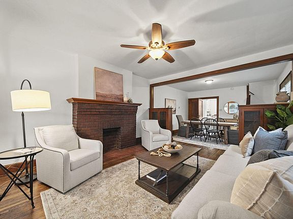Sample living room image to demonstrate space for furniture placement