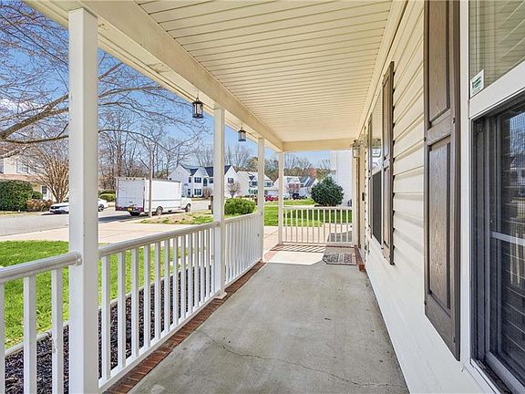 3rd image of 326 Manning Ln