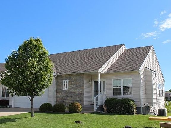 4th image of 1590 Fall Creek Dr