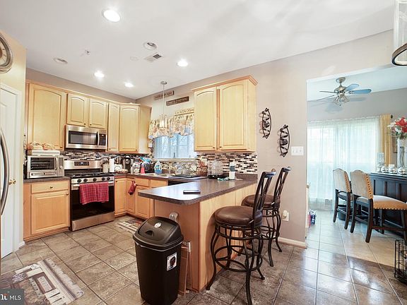 5th image of 9302 Lykens Ct