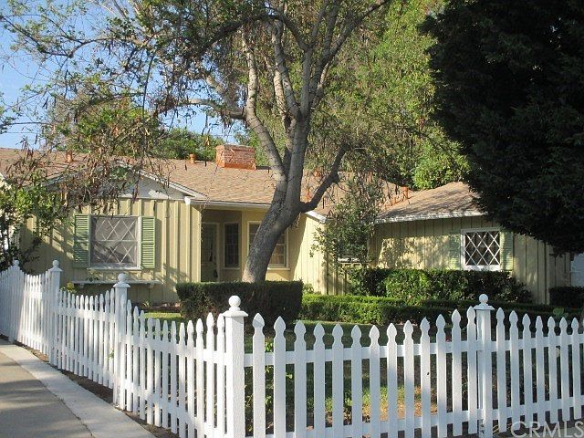 1st image of 710 W Park Ln
