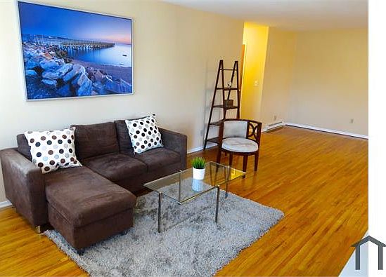 3rd image of 310 Dyer St #3J