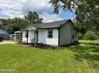 8308 Holiday Dr, Ocean Springs, MS 39564