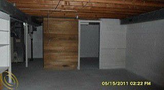 4th image of 22425 Van St