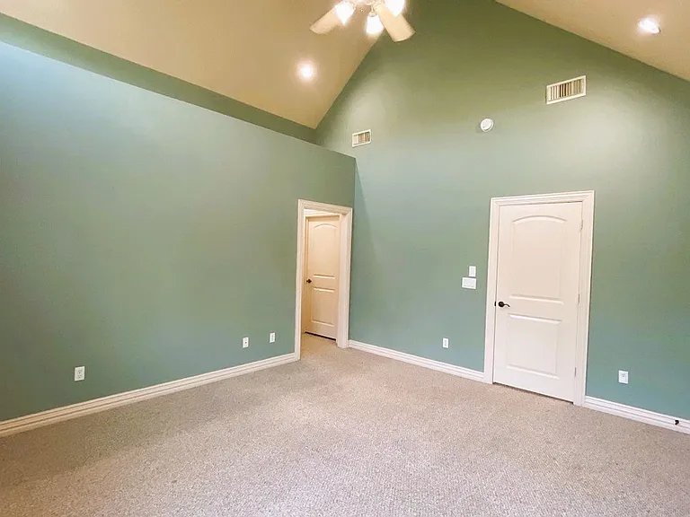 89 Sidney St — Photo 15