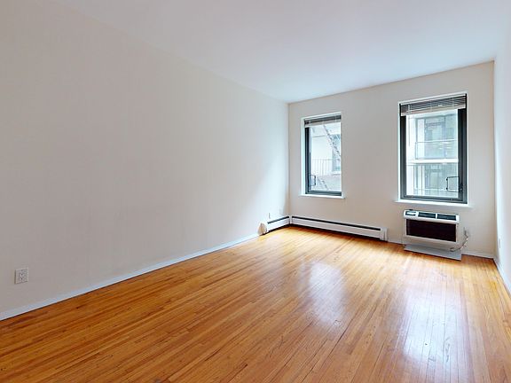 3rd image of 365 W 52nd St APT 3C