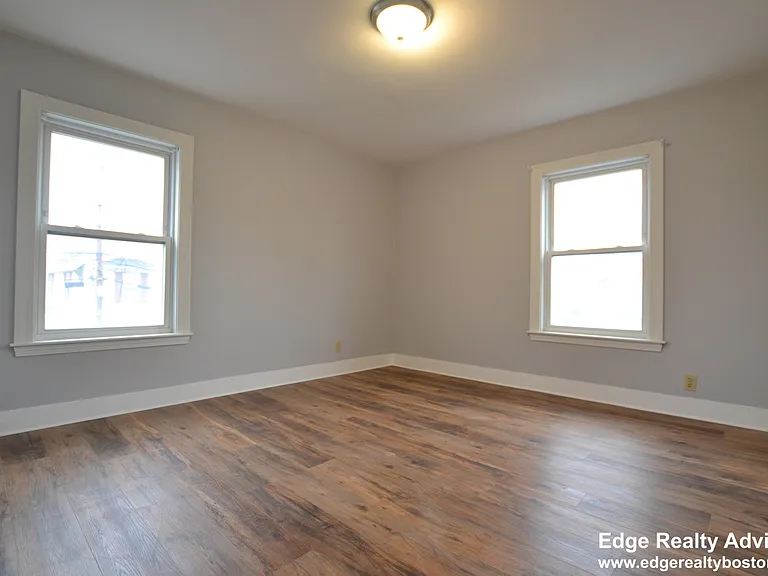 50 Lowell St — Photo 9