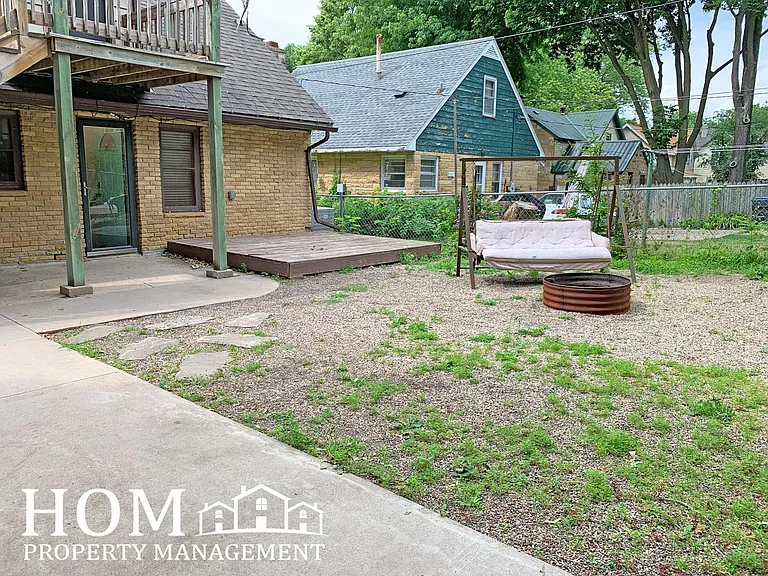1103 N 6th St — Photo 15
