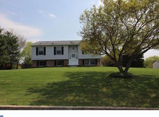 8 Cochran Dr, Coatesville, PA 19320