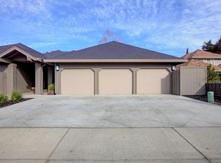 1645 Peacock Dr, Turlock, CA 95382