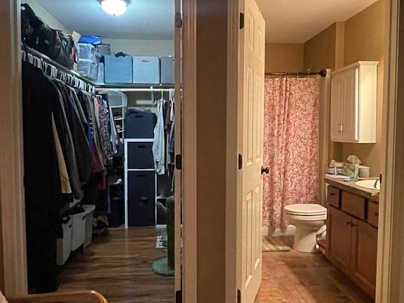3rd image of 1916 White Ave APT 101