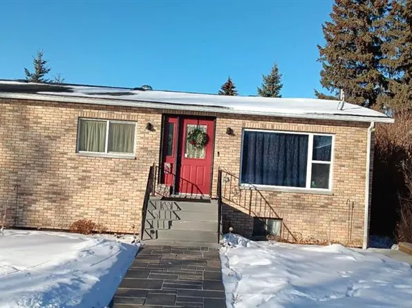 326 1st St E, Cremona, AB T0M 0R0